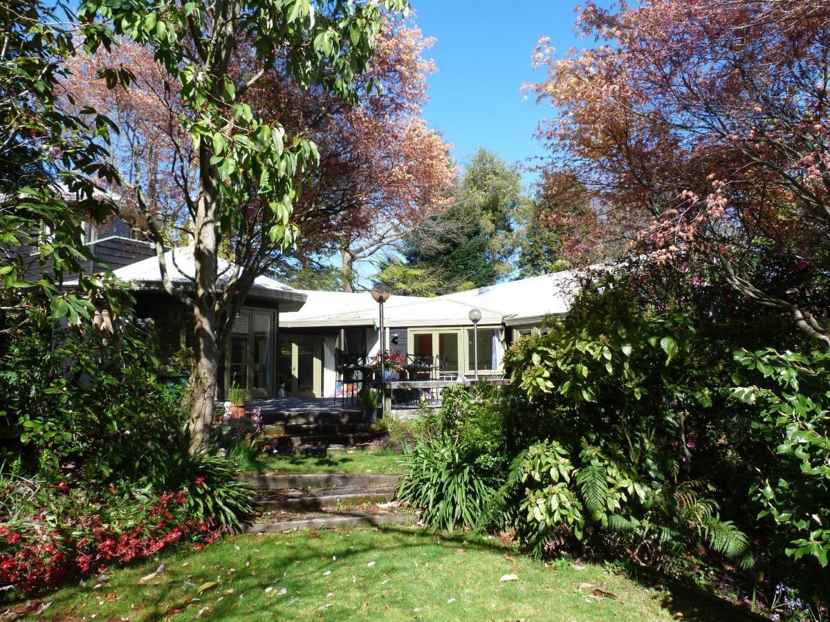 Fred&Donz Bed And Breakfast Taupo Exterior photo